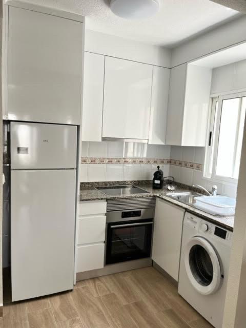 Eb By Zanis Apartment Torrevieja Bagian luar foto